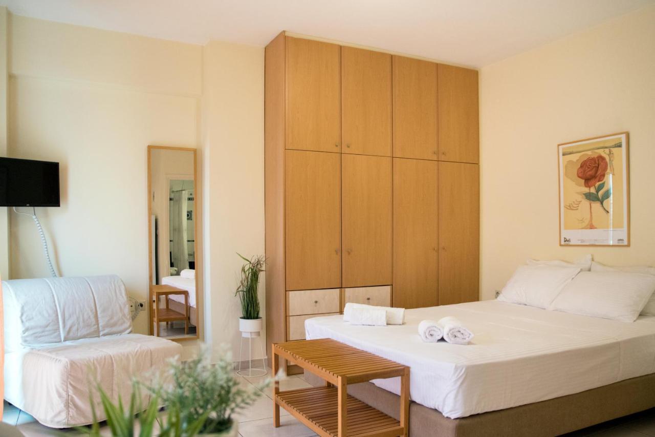 Sunny City Studio Apartment Kalamata Exterior photo