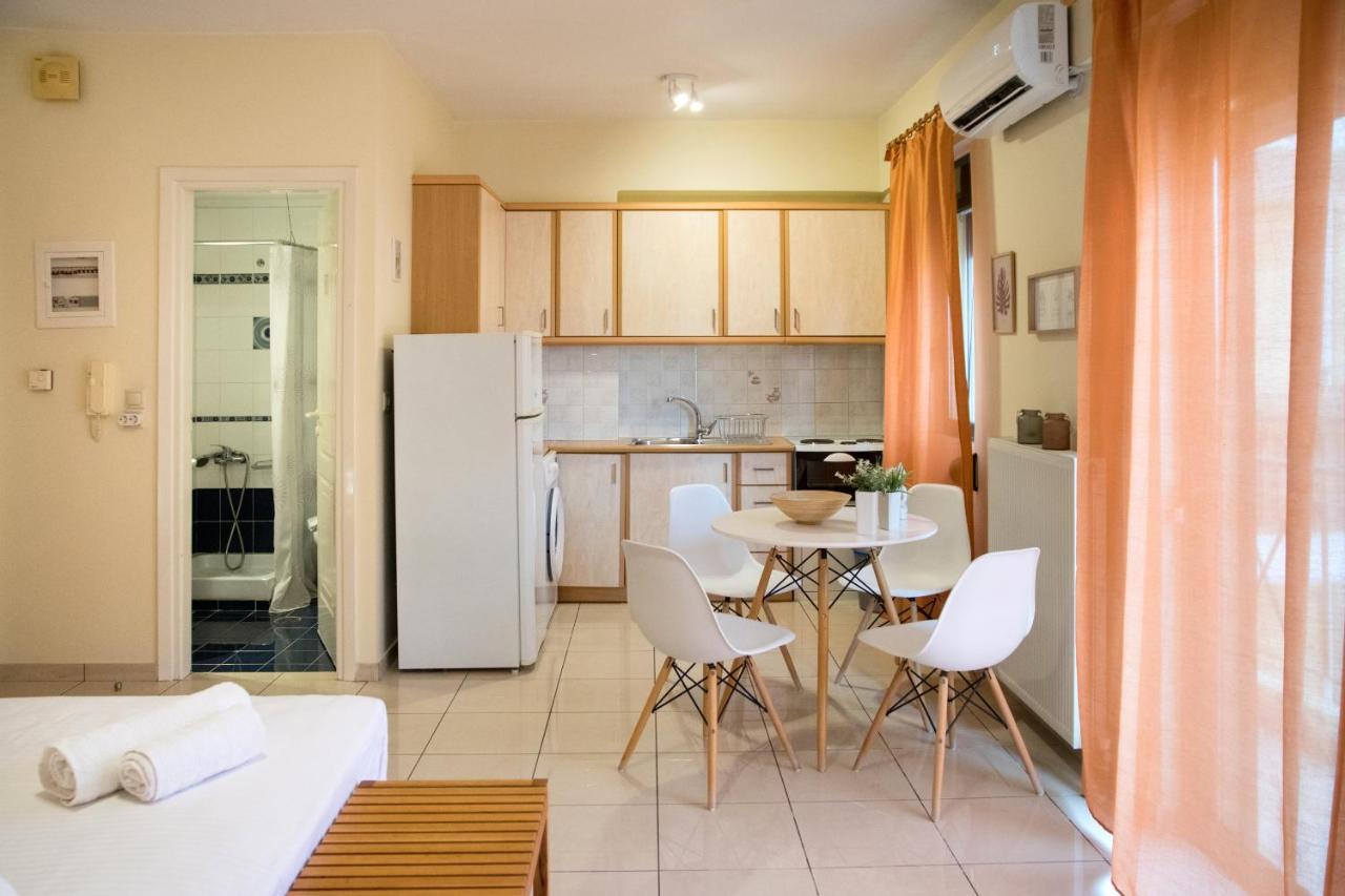 Sunny City Studio Apartment Kalamata Exterior photo