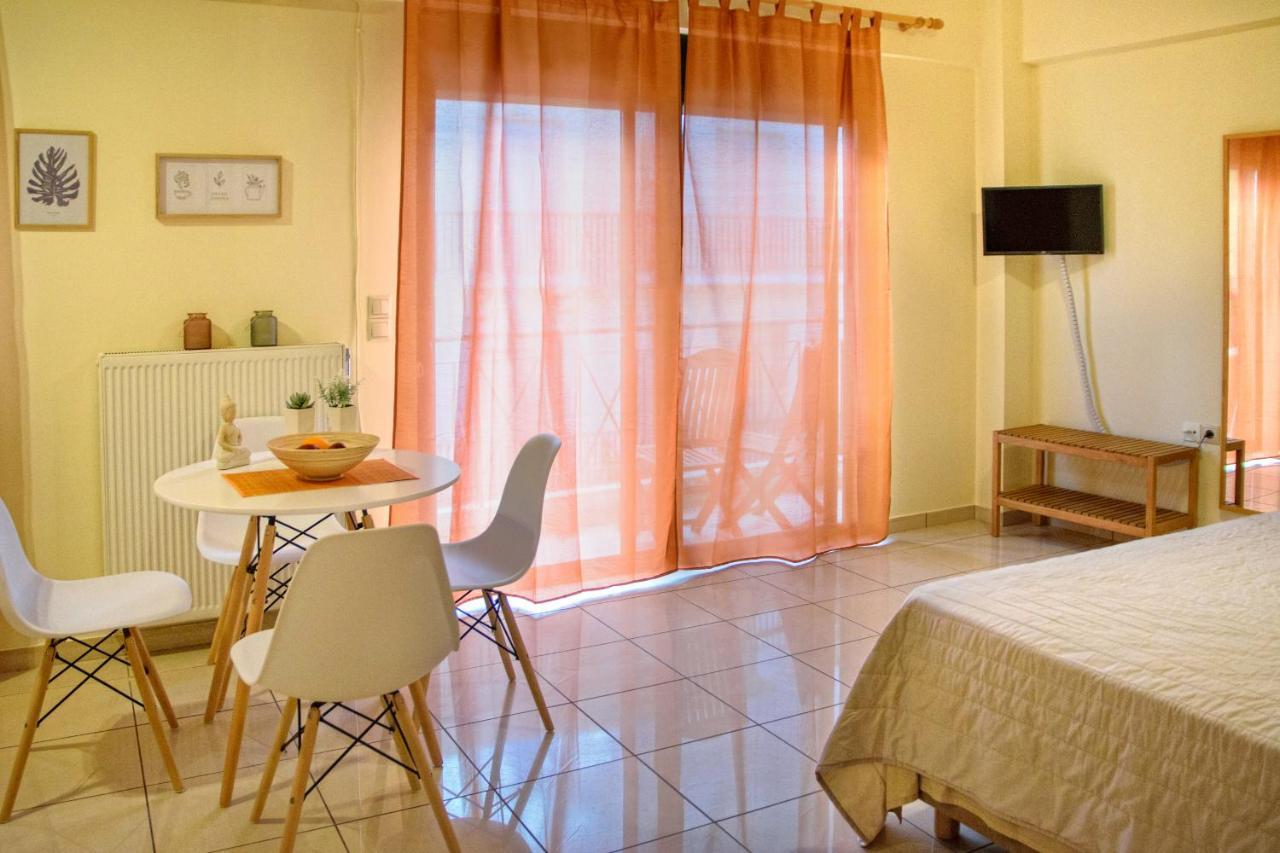 Sunny City Studio Apartment Kalamata Exterior photo